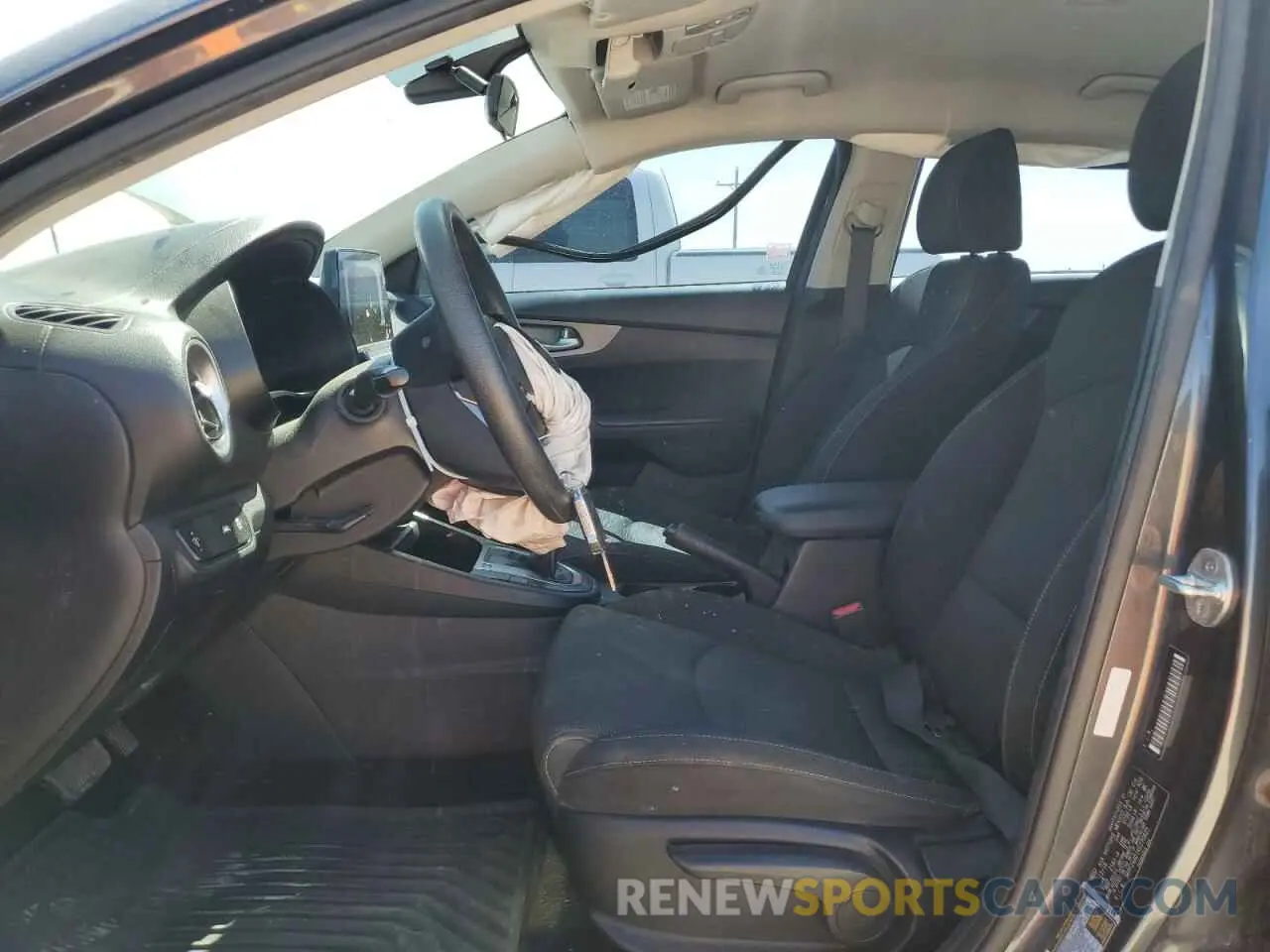 7 Фотография поврежденного автомобиля 3KPF24AD1KE070825 KIA FORTE 2019