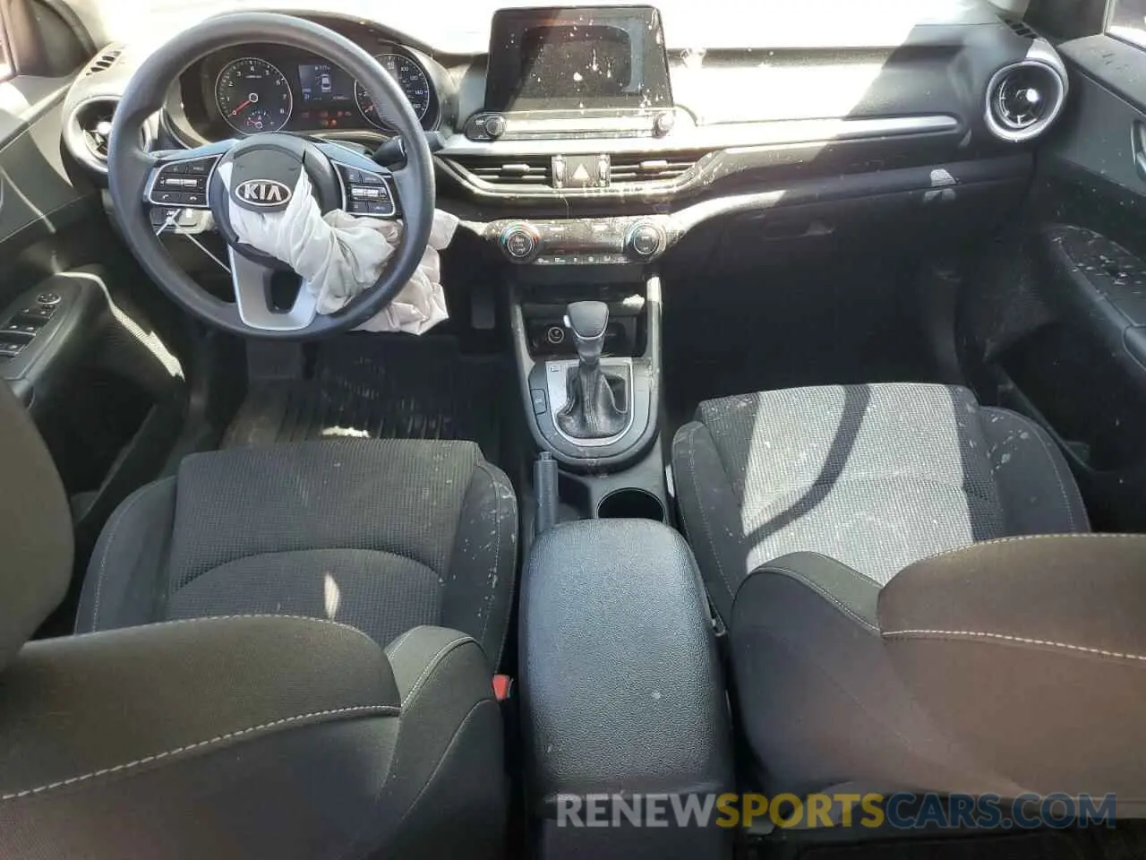 8 Фотография поврежденного автомобиля 3KPF24AD1KE070825 KIA FORTE 2019