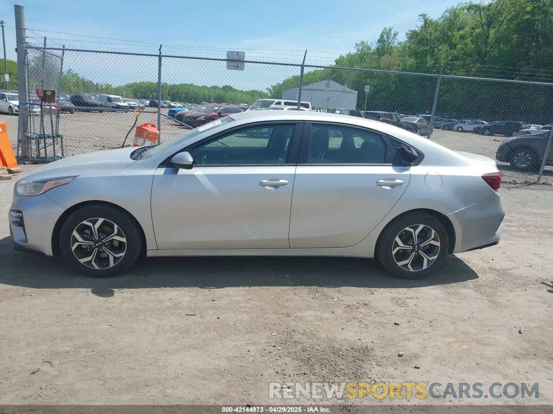 13 Photograph of a damaged car 3KPF24AD1KE086328 KIA FORTE 2019
