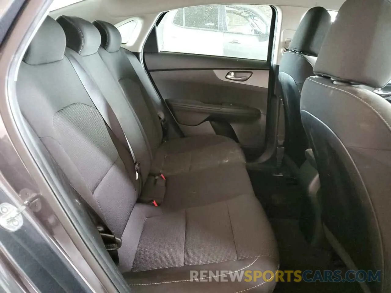 10 Photograph of a damaged car 3KPF24AD1KE114757 KIA FORTE 2019