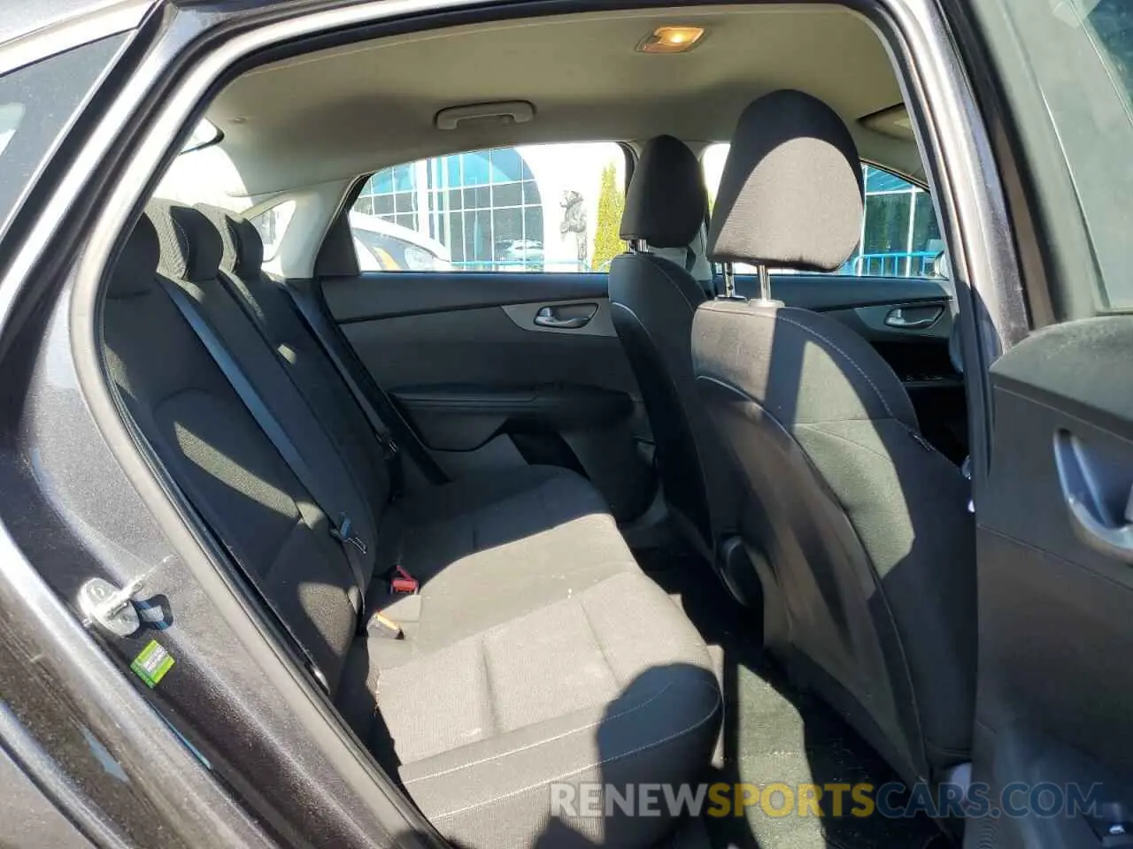 10 Photograph of a damaged car 3KPF24AD1KE117237 KIA FORTE 2019