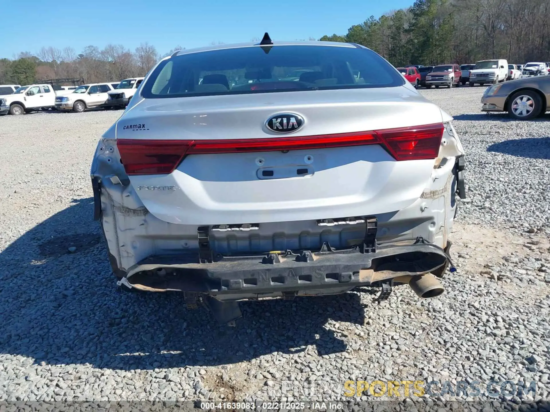 17 Photograph of a damaged car 3KPF24AD1KE117349 KIA FORTE 2019