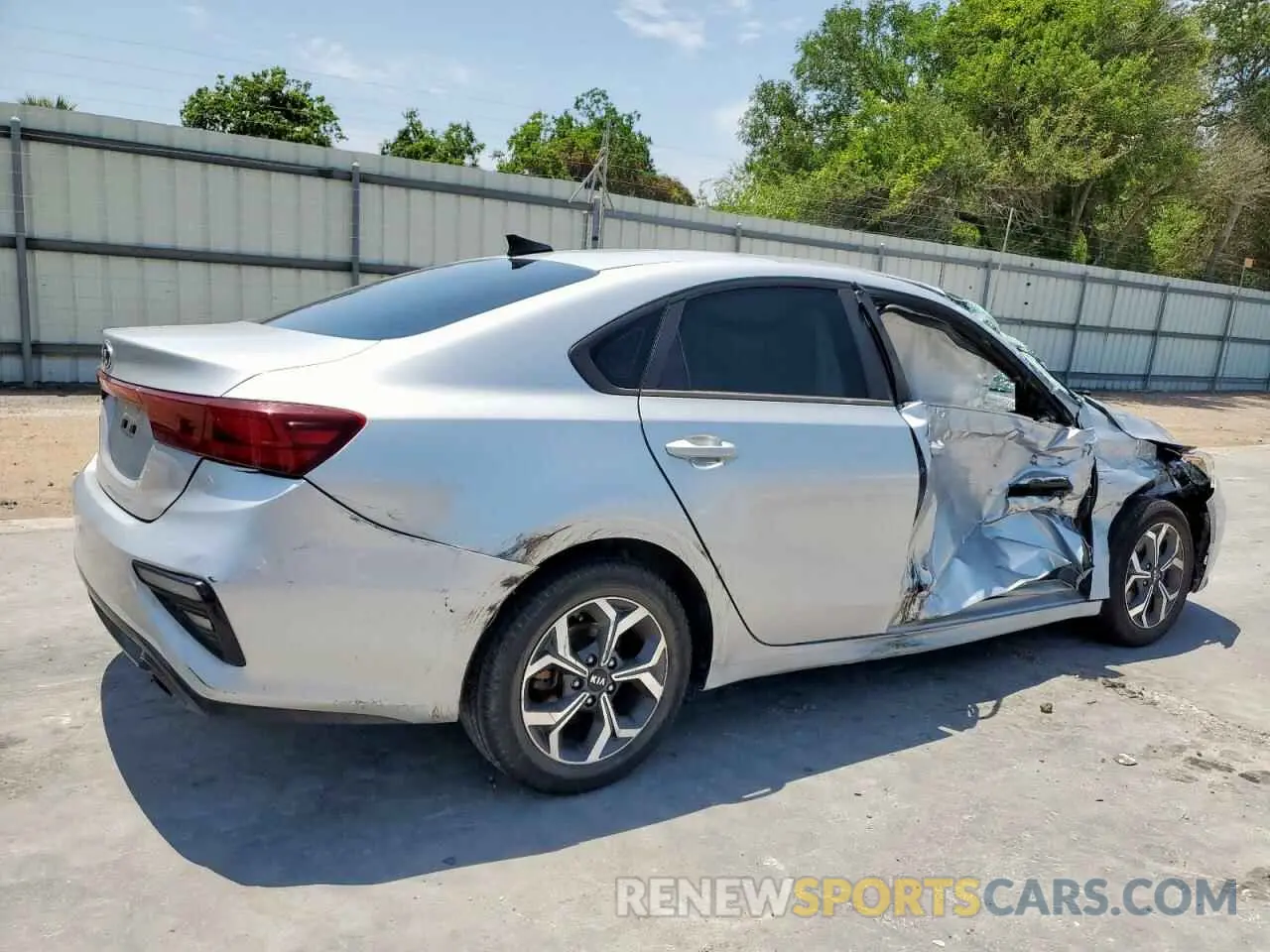 3 Photograph of a damaged car 3KPF24AD1KE118386 KIA FORTE 2019