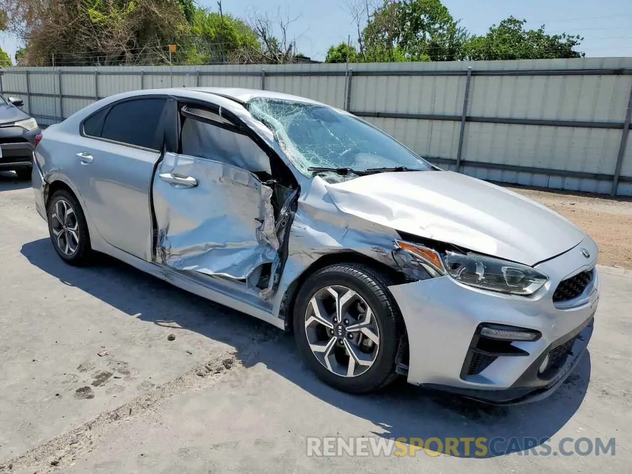 4 Photograph of a damaged car 3KPF24AD1KE118386 KIA FORTE 2019