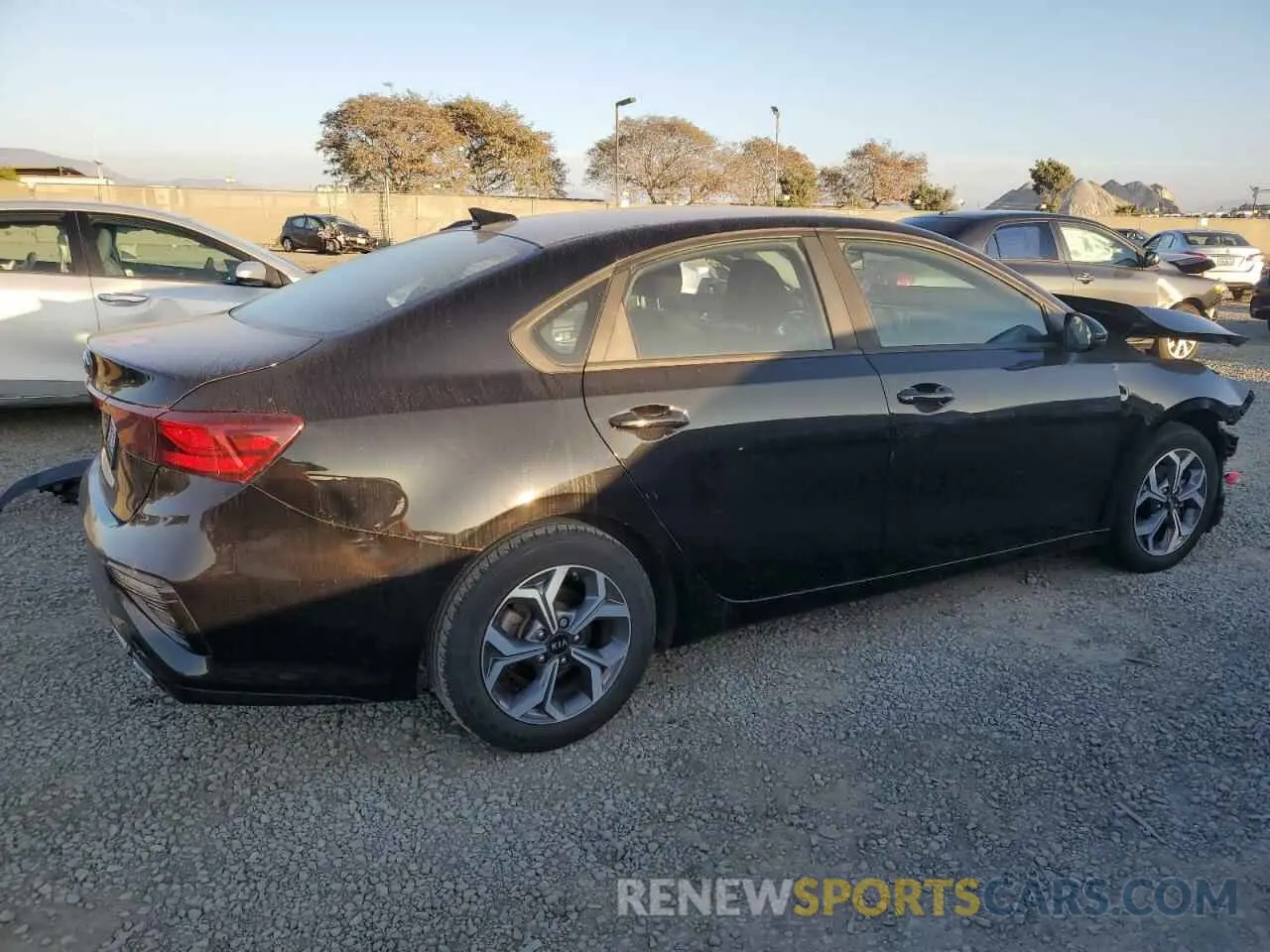 3 Фотография поврежденного автомобиля 3KPF24AD1KE131199 KIA FORTE 2019