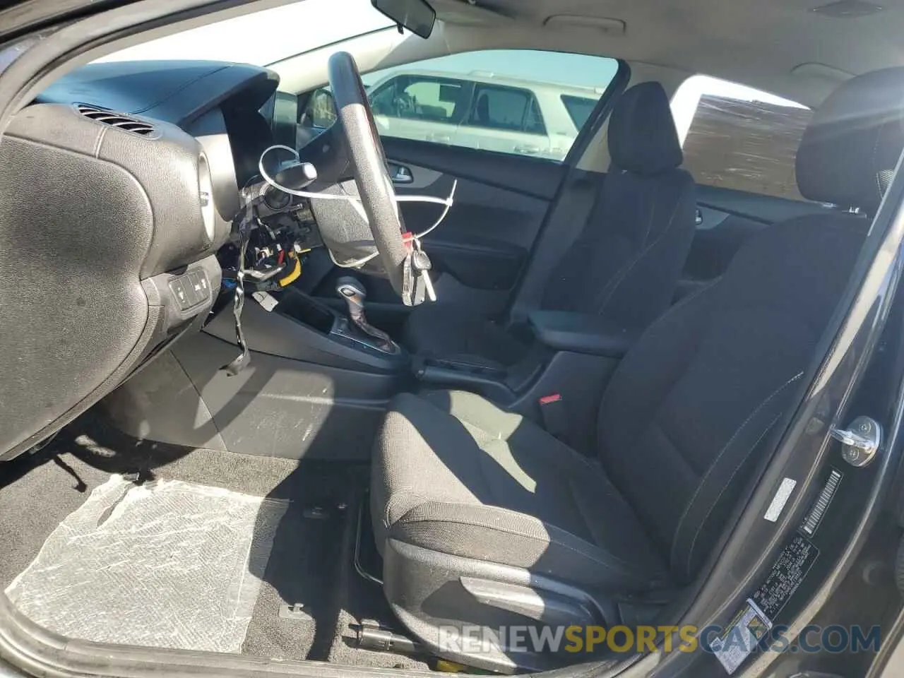 7 Photograph of a damaged car 3KPF24AD1KE136922 KIA FORTE 2019
