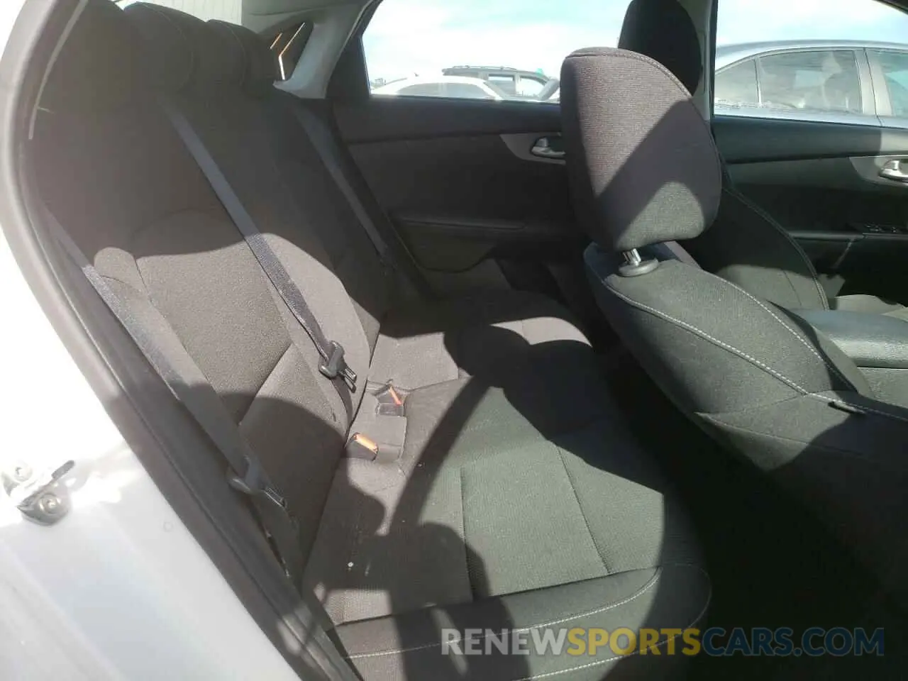 10 Фотография поврежденного автомобиля 3KPF24AD2KE010004 KIA FORTE 2019