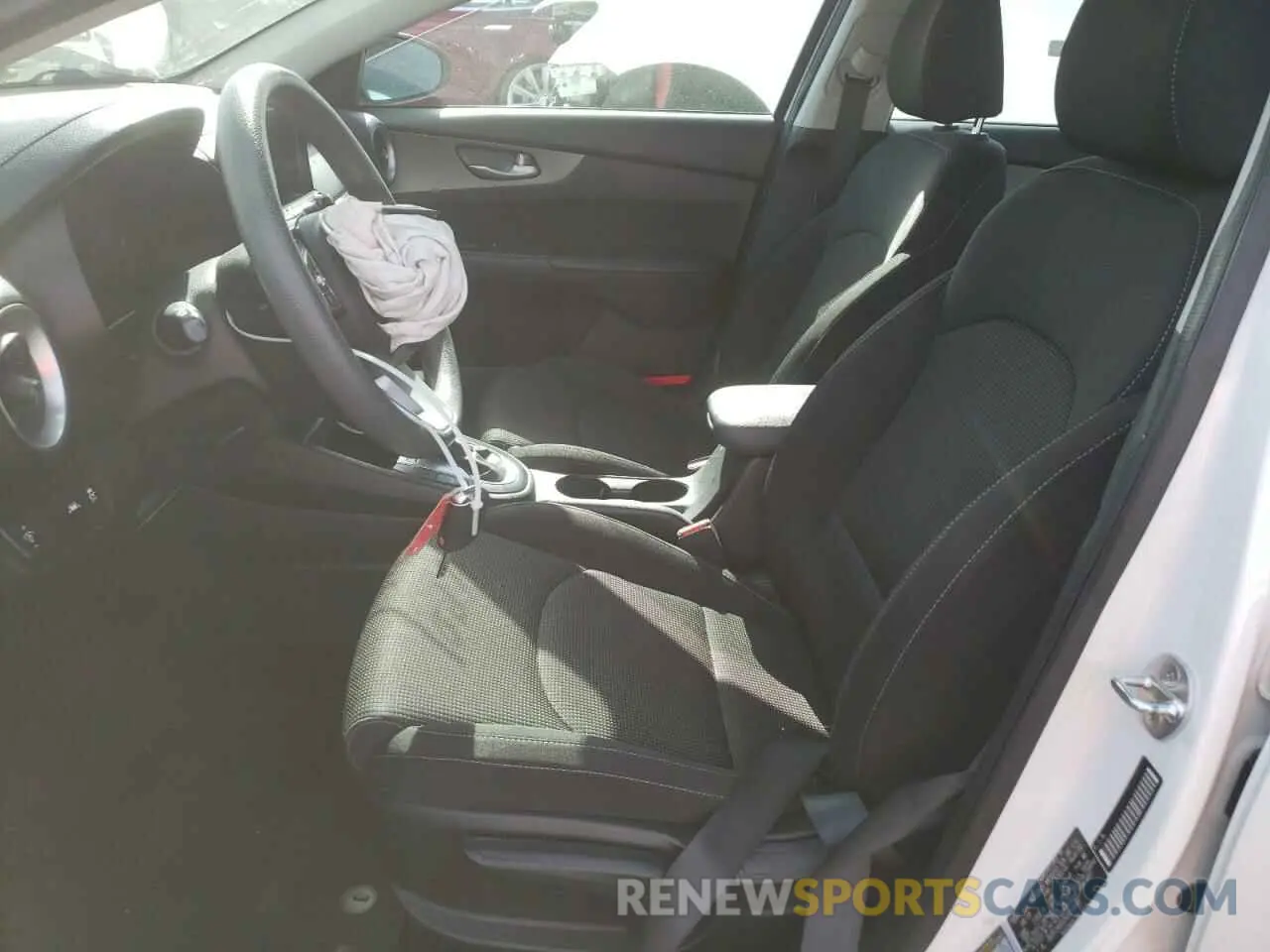 7 Фотография поврежденного автомобиля 3KPF24AD2KE010004 KIA FORTE 2019