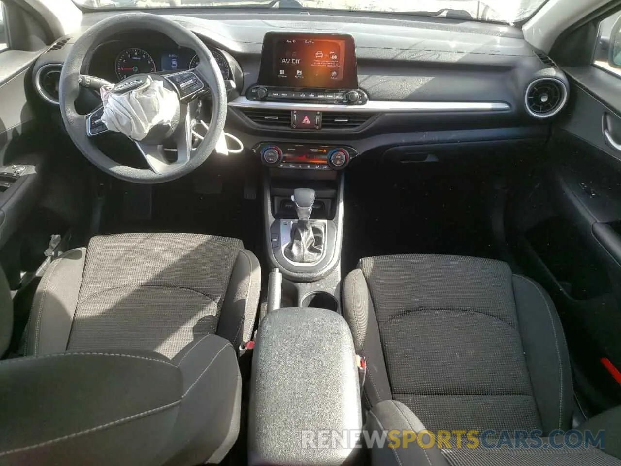 8 Фотография поврежденного автомобиля 3KPF24AD2KE010004 KIA FORTE 2019