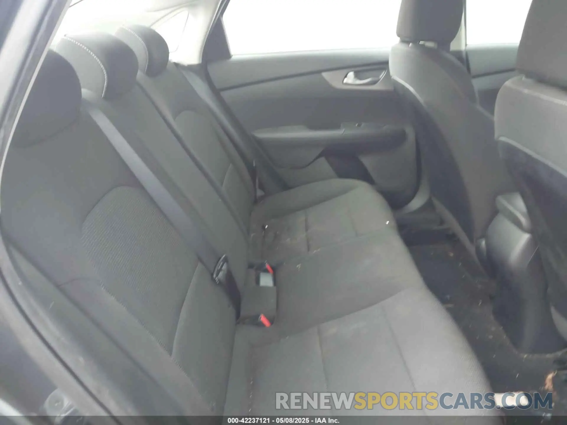 8 Photograph of a damaged car 3KPF24AD2KE040605 KIA FORTE 2019