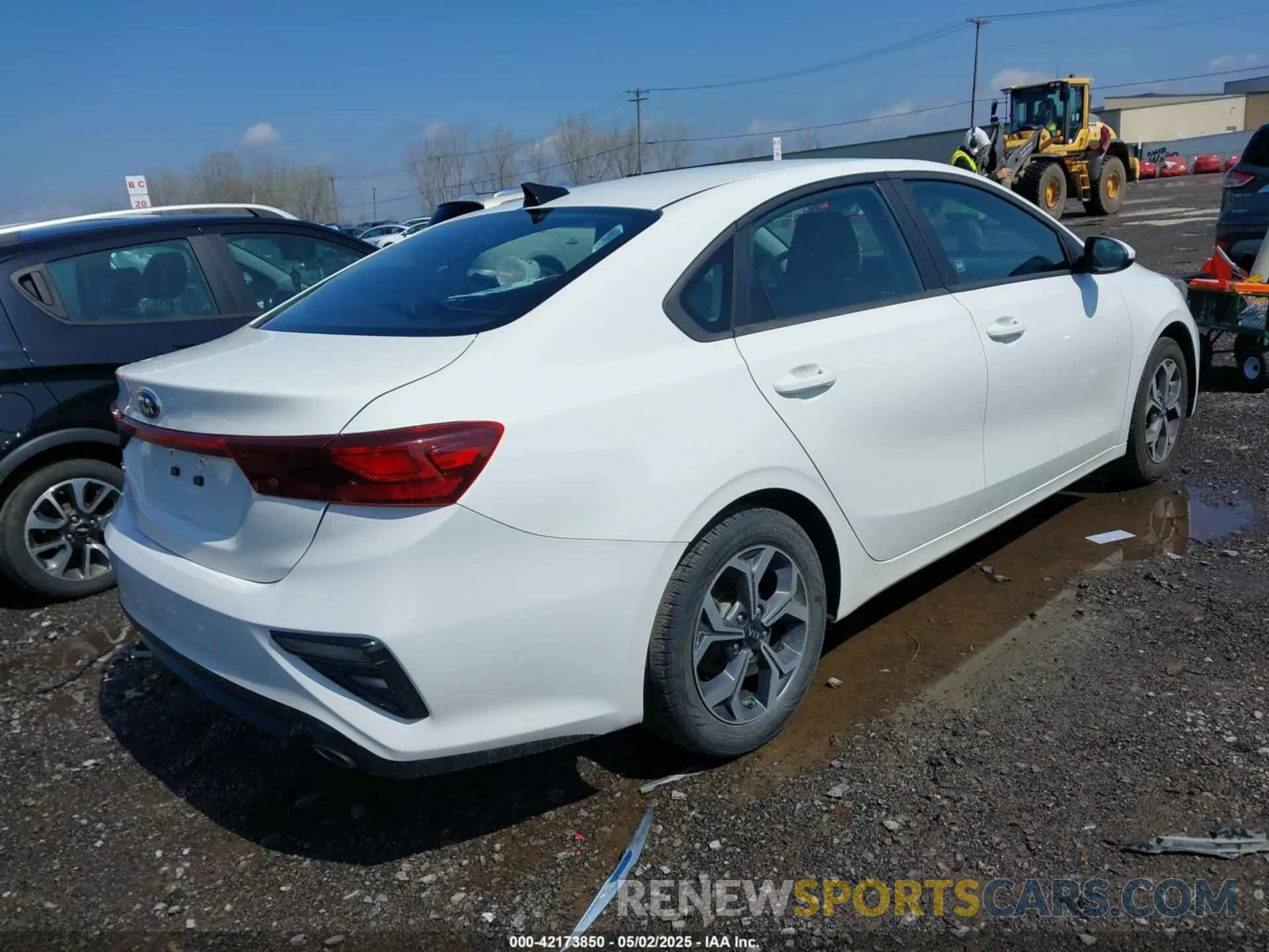 4 Photograph of a damaged car 3KPF24AD2KE046775 KIA FORTE 2019