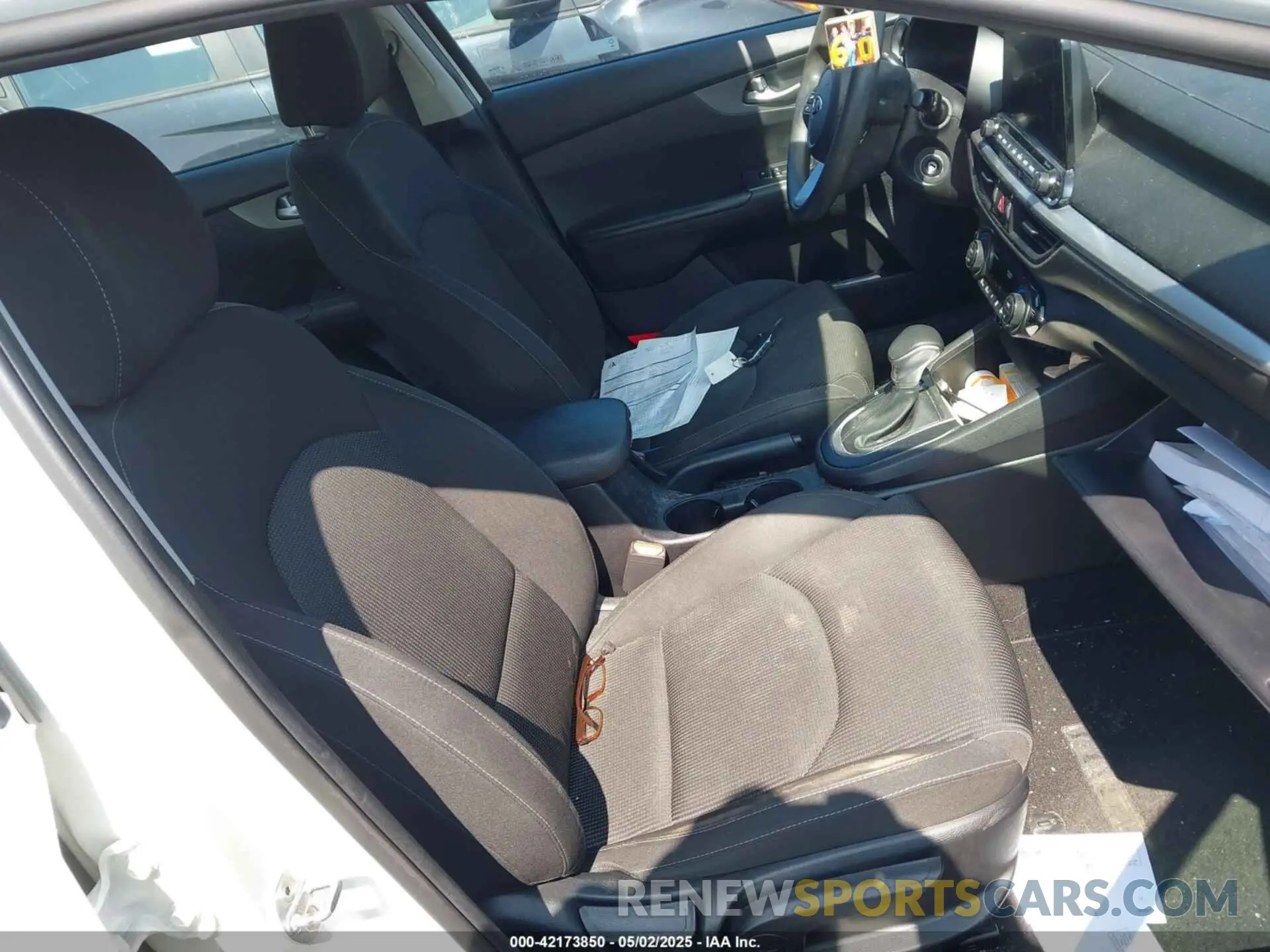 5 Photograph of a damaged car 3KPF24AD2KE046775 KIA FORTE 2019