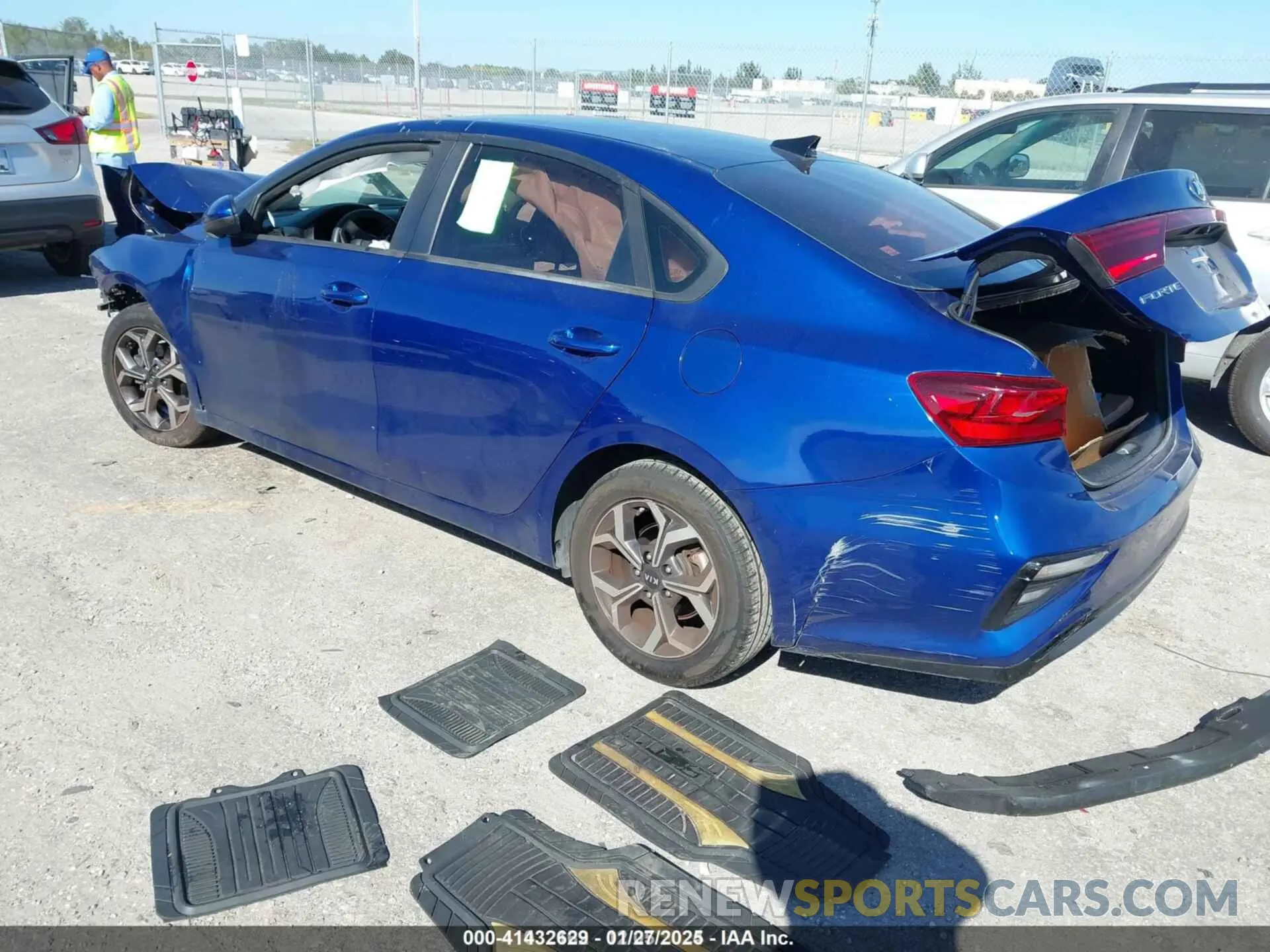 3 Фотография поврежденного автомобиля 3KPF24AD2KE049952 KIA FORTE 2019
