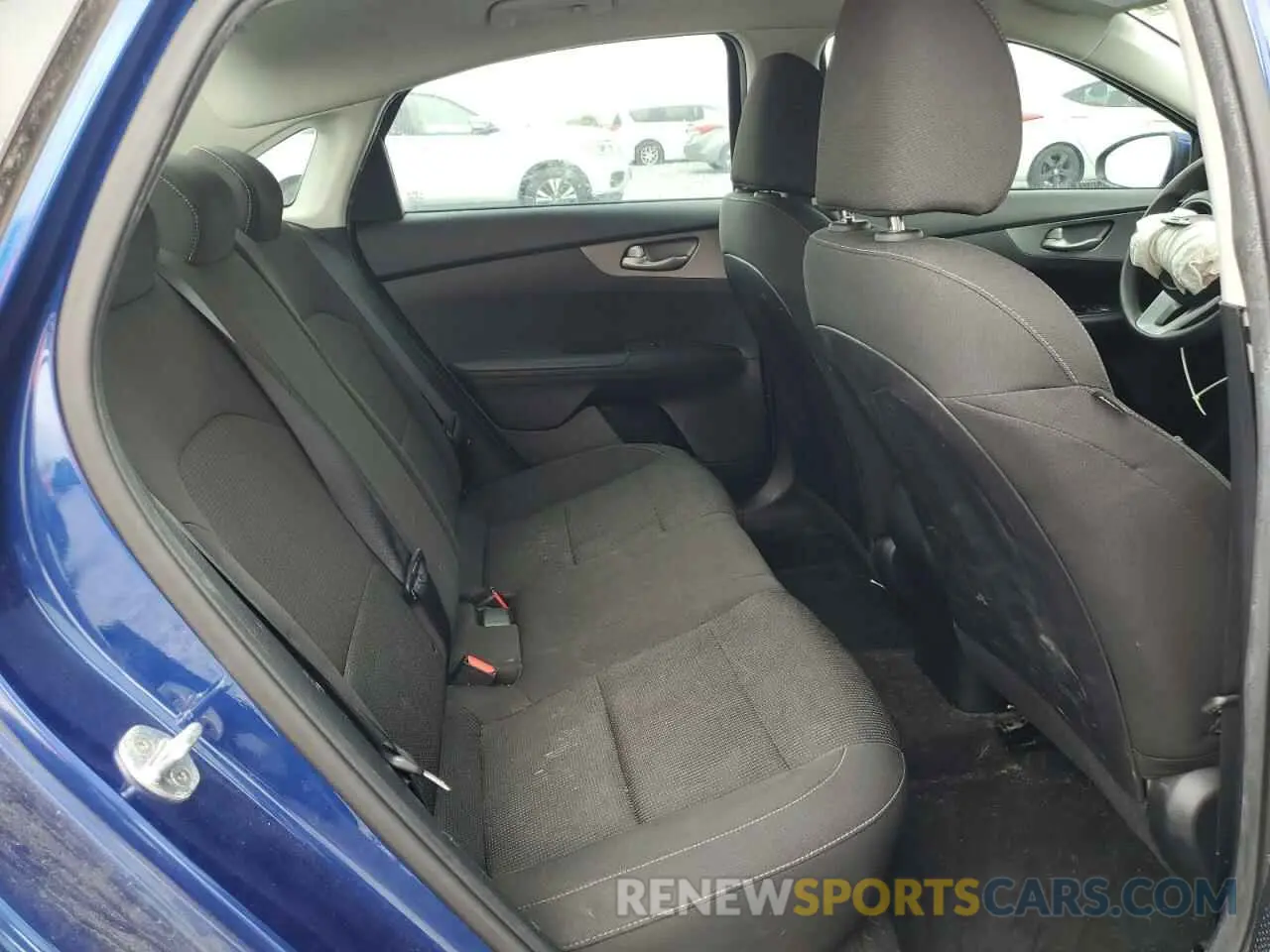 10 Фотография поврежденного автомобиля 3KPF24AD2KE058876 KIA FORTE 2019