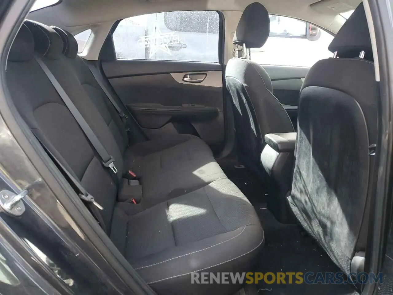 10 Photograph of a damaged car 3KPF24AD2KE062703 KIA FORTE 2019
