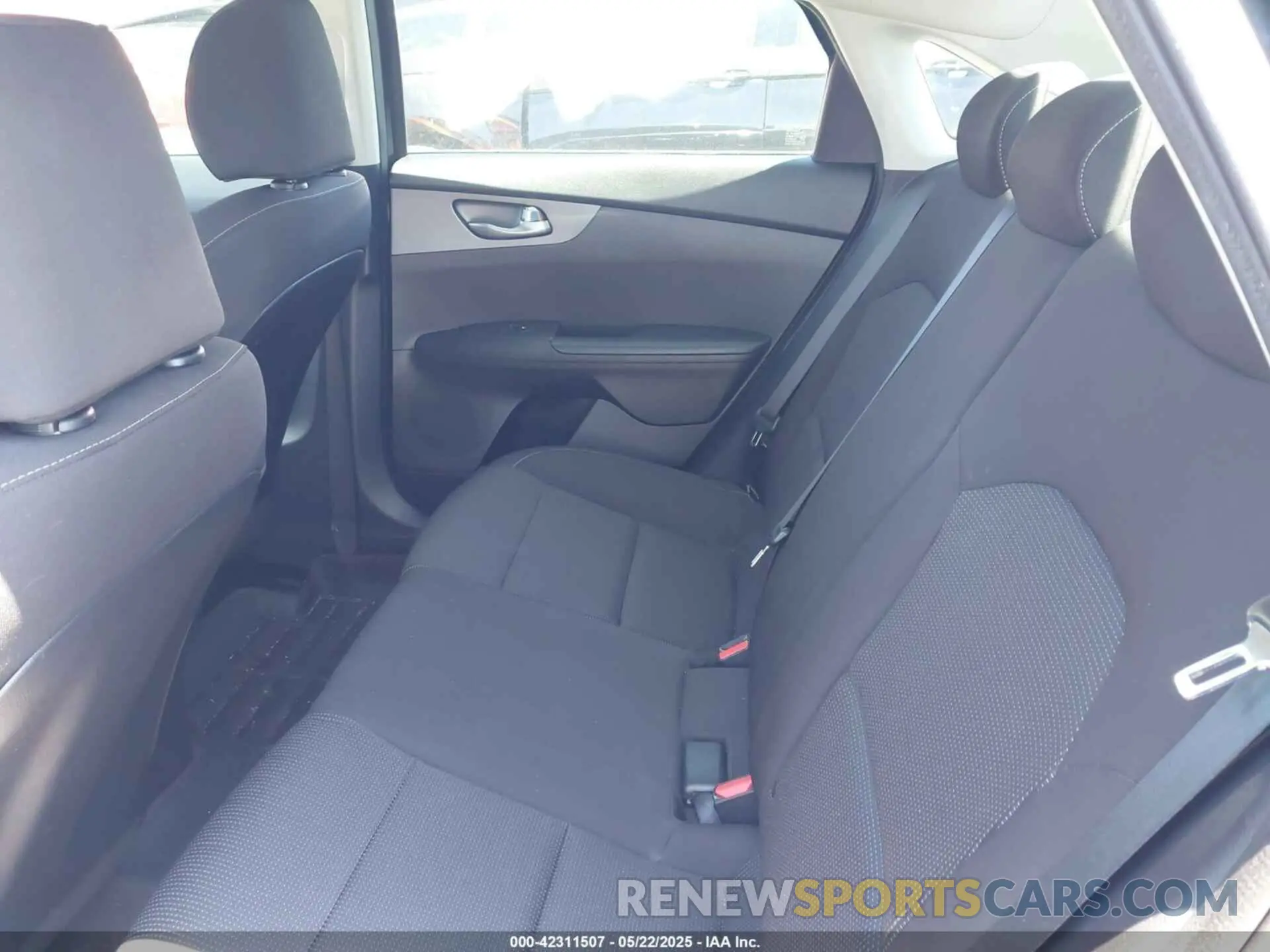 8 Фотография поврежденного автомобиля 3KPF24AD2KE096124 KIA FORTE 2019