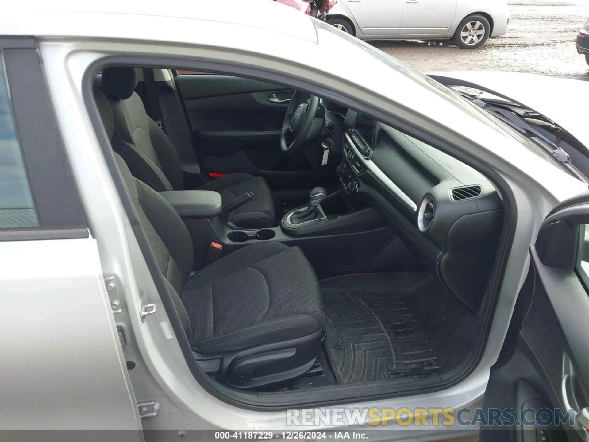 5 Фотография поврежденного автомобиля 3KPF24AD2KE099010 KIA FORTE 2019