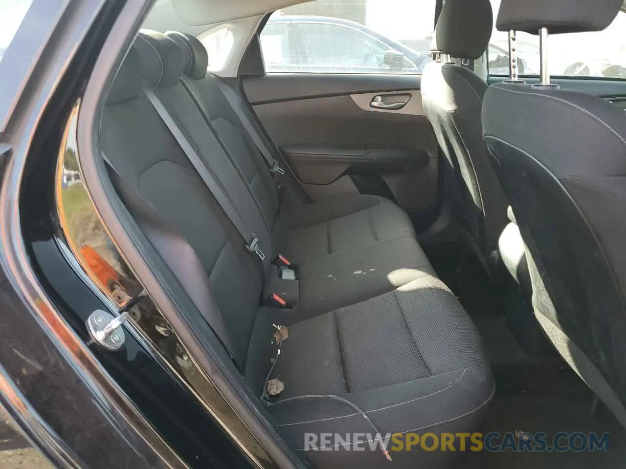 10 Фотография поврежденного автомобиля 3KPF24AD2KE104495 KIA FORTE 2019