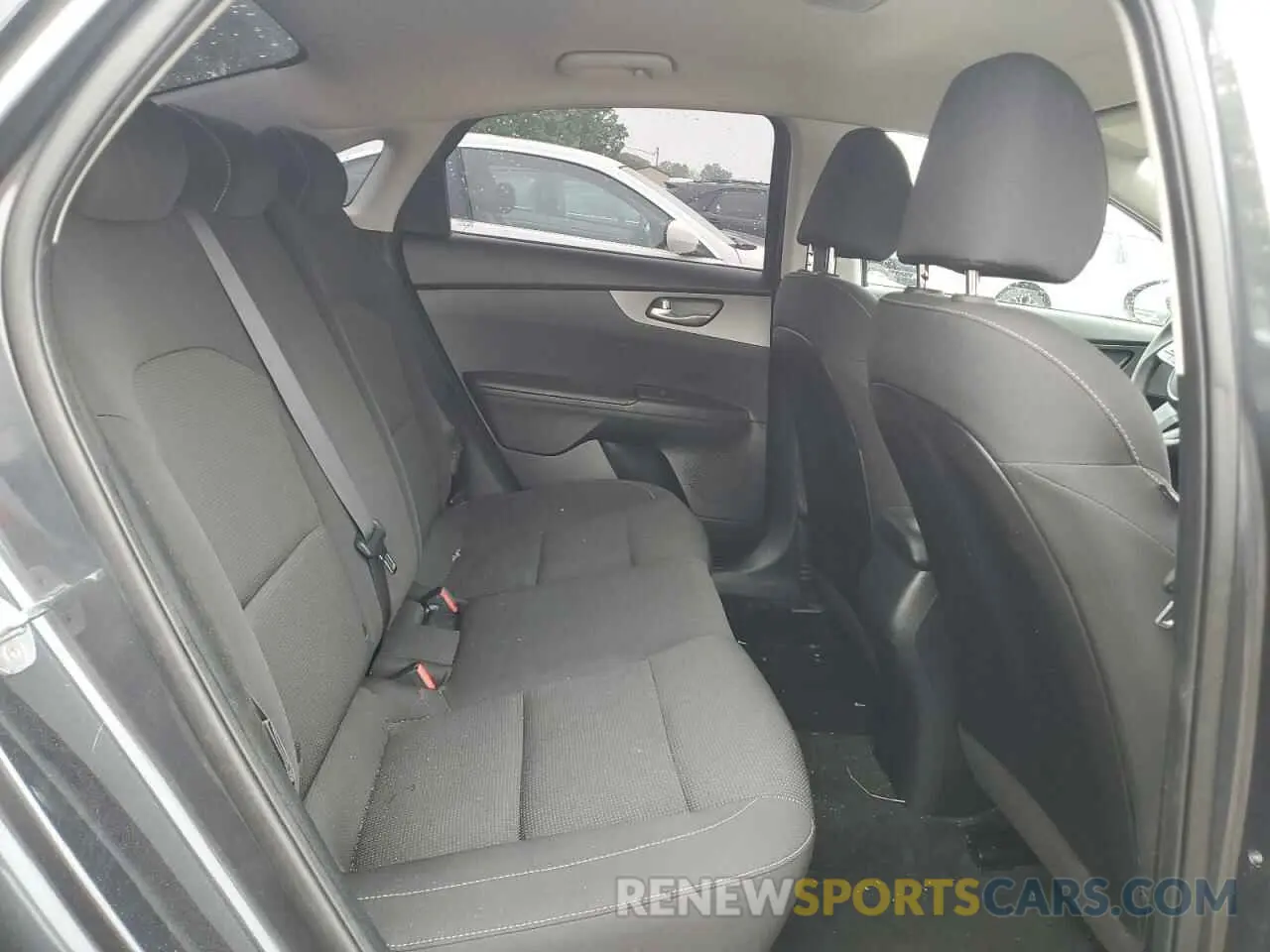 10 Photograph of a damaged car 3KPF24AD2KE106182 KIA FORTE 2019