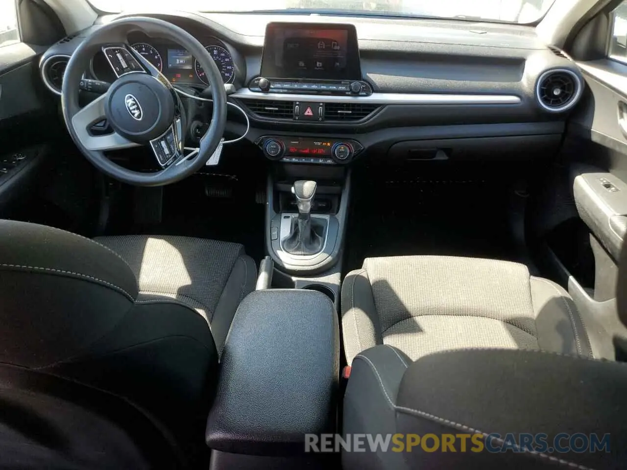 8 Photograph of a damaged car 3KPF24AD2KE116338 KIA FORTE 2019