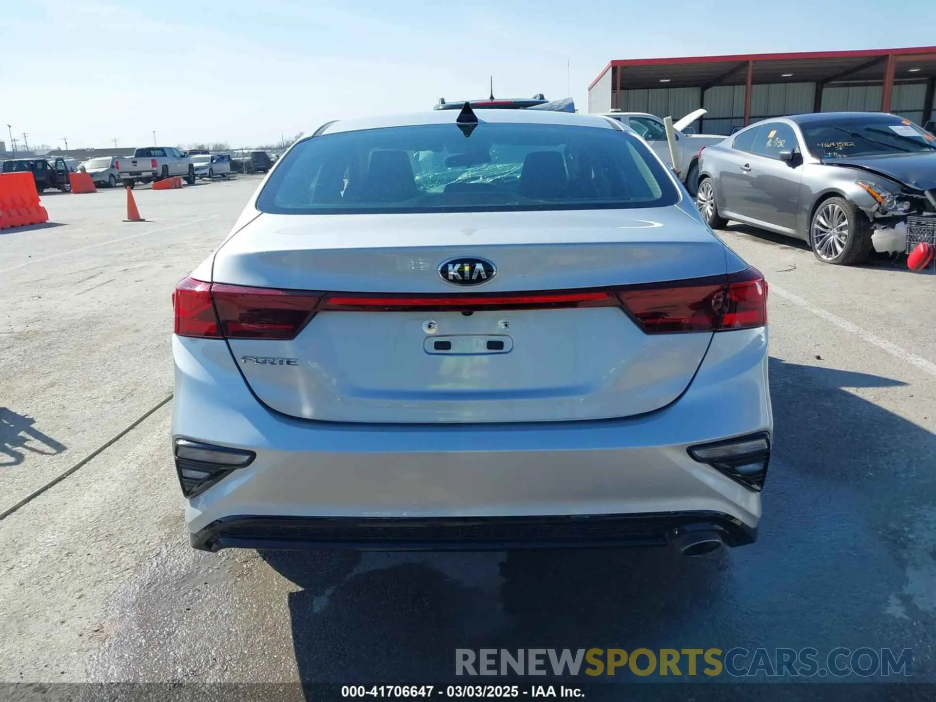 17 Photograph of a damaged car 3KPF24AD2KE120714 KIA FORTE 2019