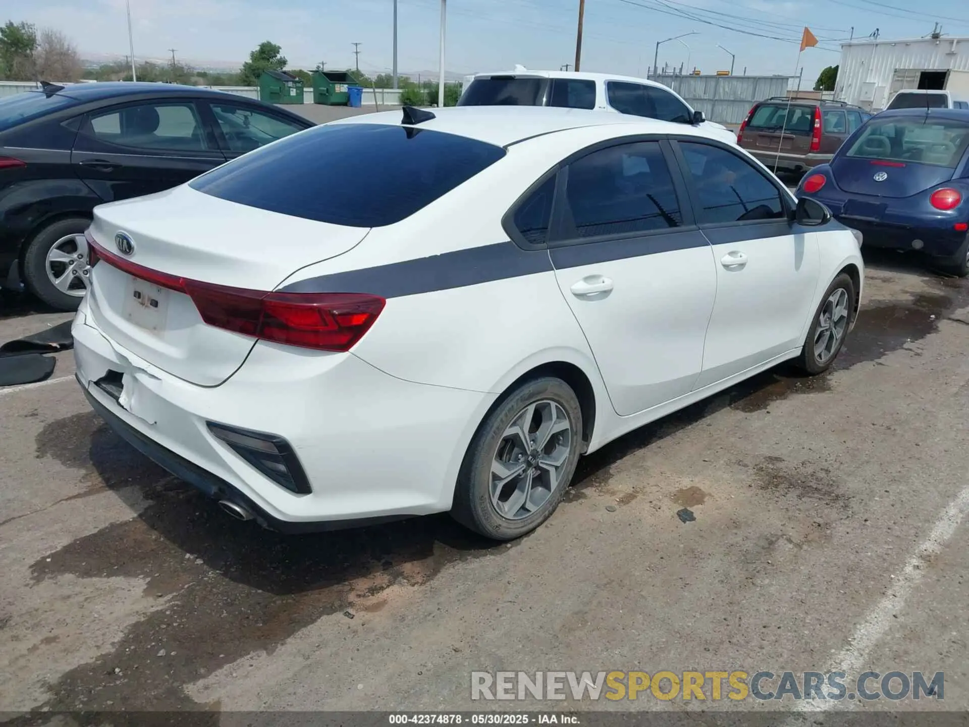 4 Photograph of a damaged car 3KPF24AD2KE126514 KIA FORTE 2019