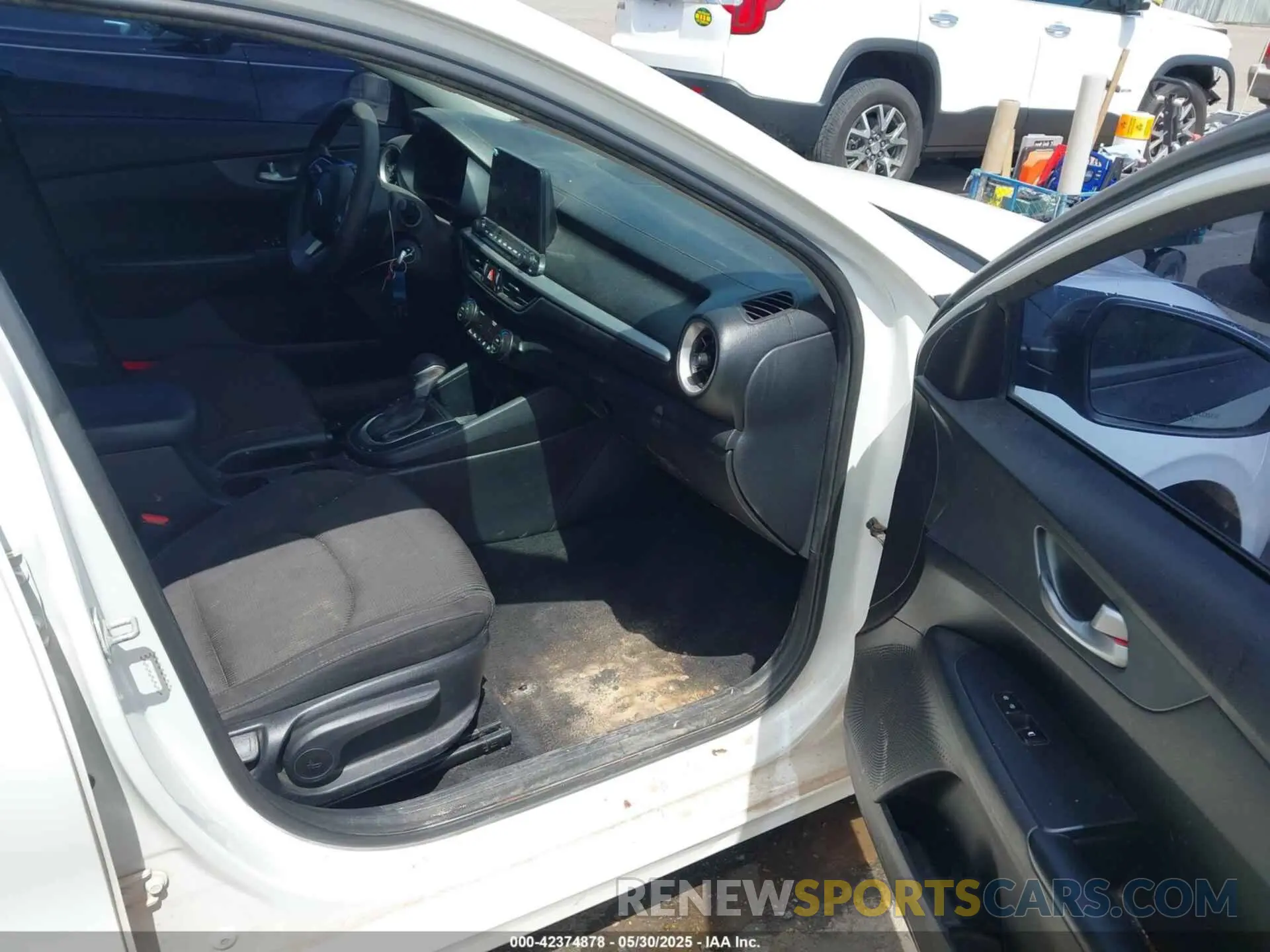 5 Photograph of a damaged car 3KPF24AD2KE126514 KIA FORTE 2019