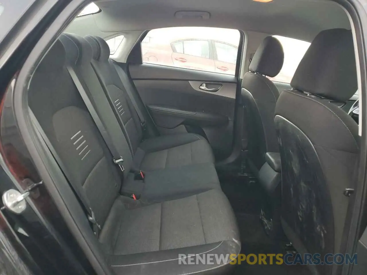 10 Photograph of a damaged car 3KPF24AD2KE134757 KIA FORTE 2019