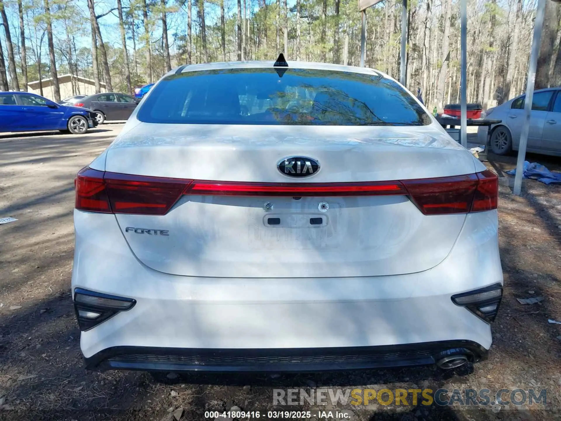 16 Photograph of a damaged car 3KPF24AD3KE041519 KIA FORTE 2019