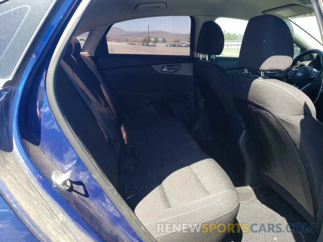 10 Фотография поврежденного автомобиля 3KPF24AD3KE043173 KIA FORTE 2019