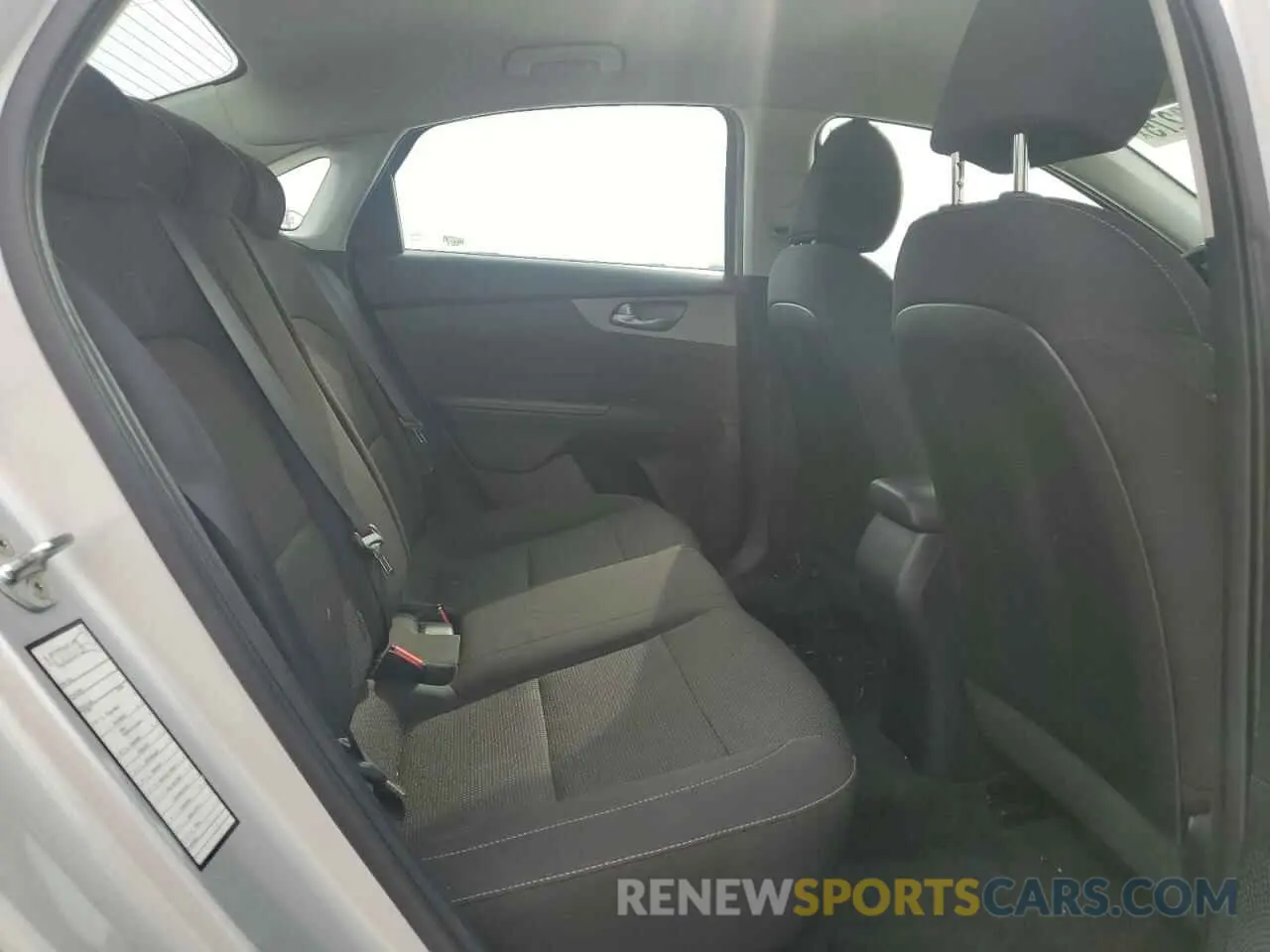 10 Photograph of a damaged car 3KPF24AD3KE051242 KIA FORTE 2019