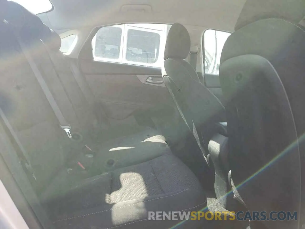 10 Фотография поврежденного автомобиля 3KPF24AD3KE080174 KIA FORTE 2019