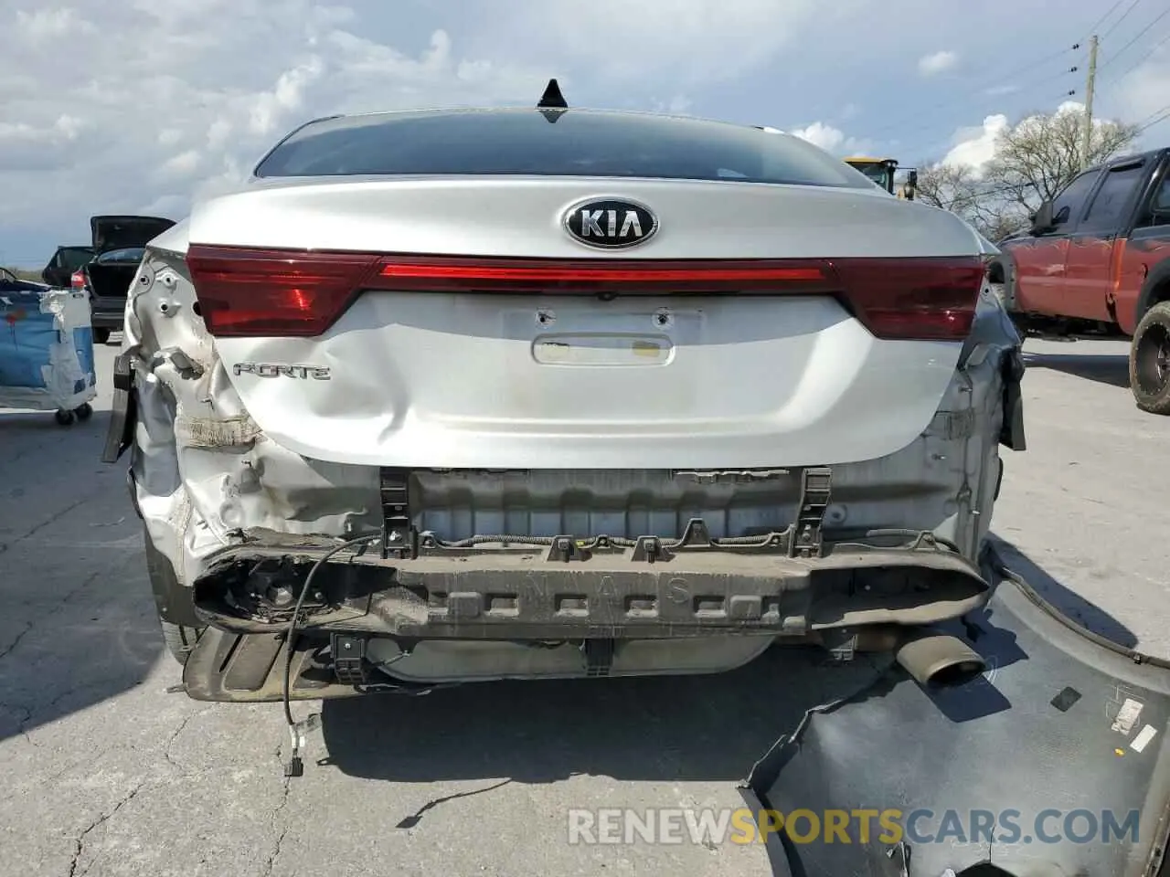 6 Фотография поврежденного автомобиля 3KPF24AD3KE080174 KIA FORTE 2019