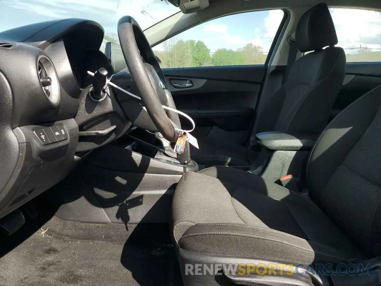 7 Фотография поврежденного автомобиля 3KPF24AD3KE080174 KIA FORTE 2019