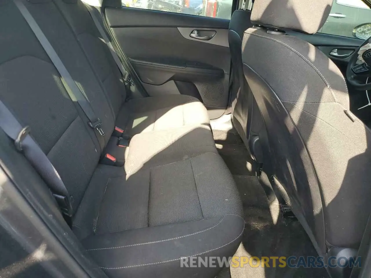 10 Photograph of a damaged car 3KPF24AD3KE111990 KIA FORTE 2019