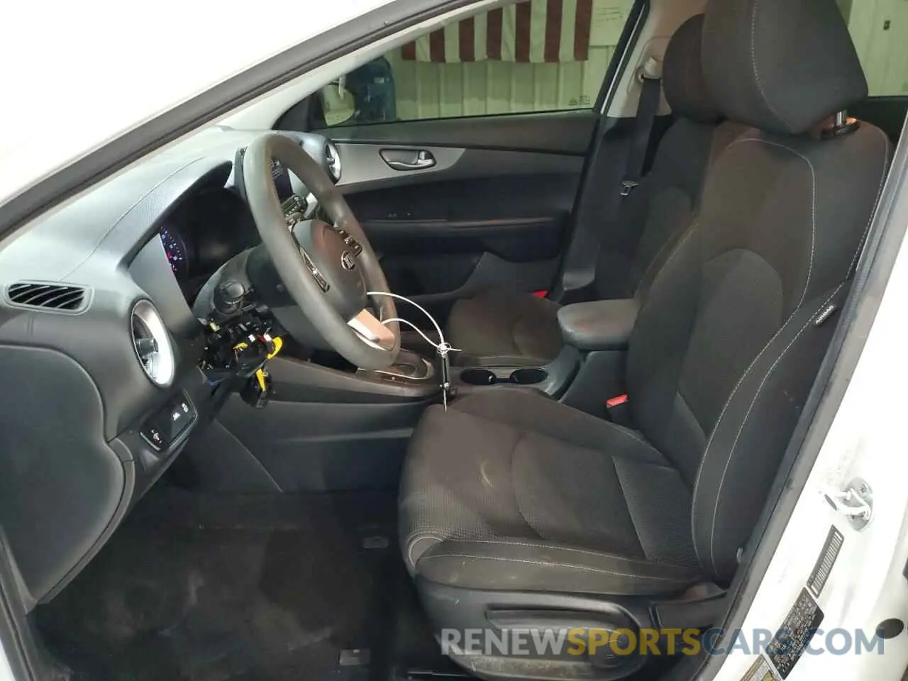 7 Фотография поврежденного автомобиля 3KPF24AD3KE127767 KIA FORTE 2019