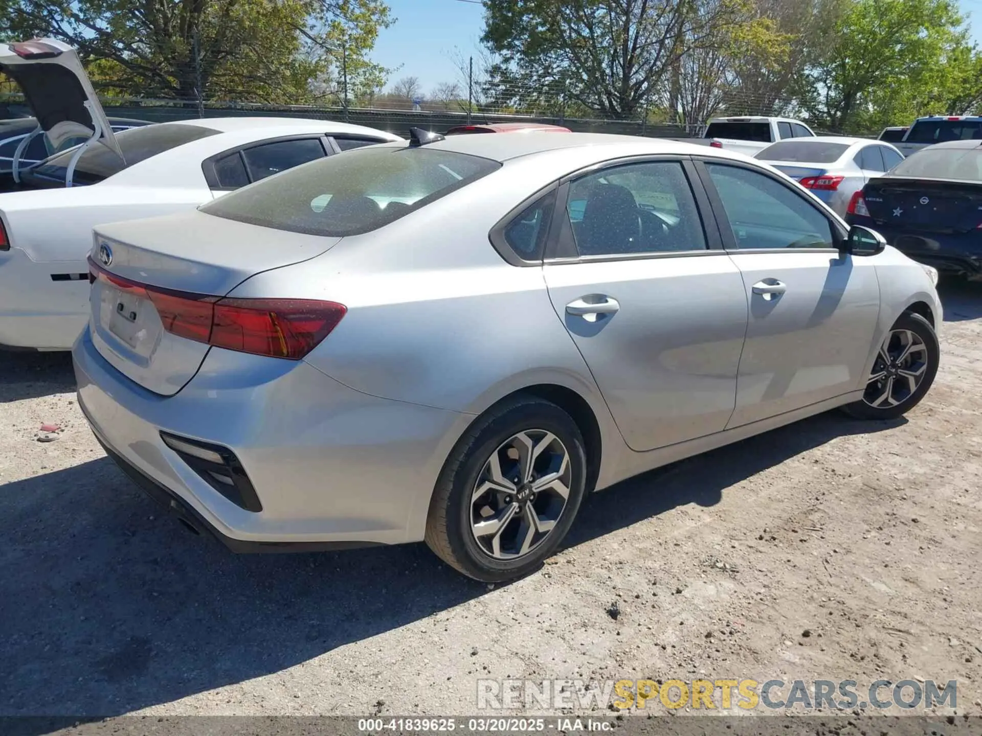 4 Фотография поврежденного автомобиля 3KPF24AD3KE132161 KIA FORTE 2019