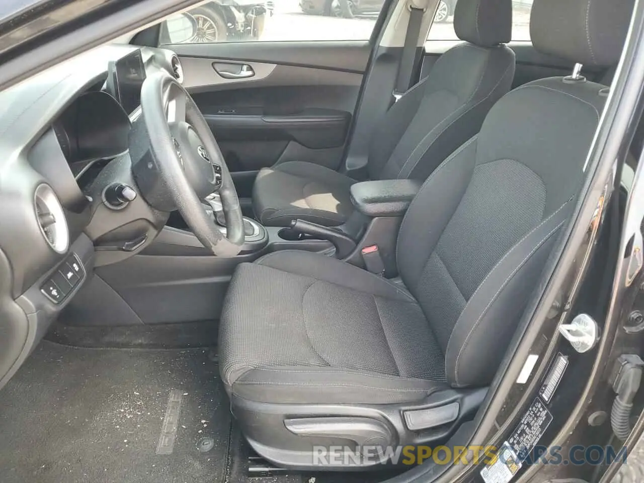 7 Фотография поврежденного автомобиля 3KPF24AD3KE136310 KIA FORTE 2019