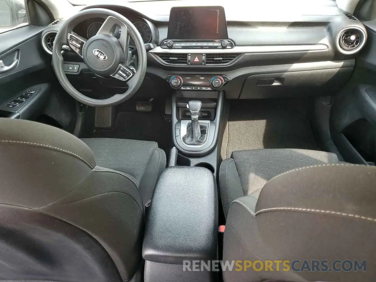 8 Фотография поврежденного автомобиля 3KPF24AD3KE136310 KIA FORTE 2019