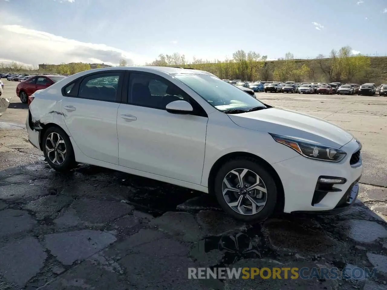 4 Photograph of a damaged car 3KPF24AD4KE031923 KIA FORTE 2019