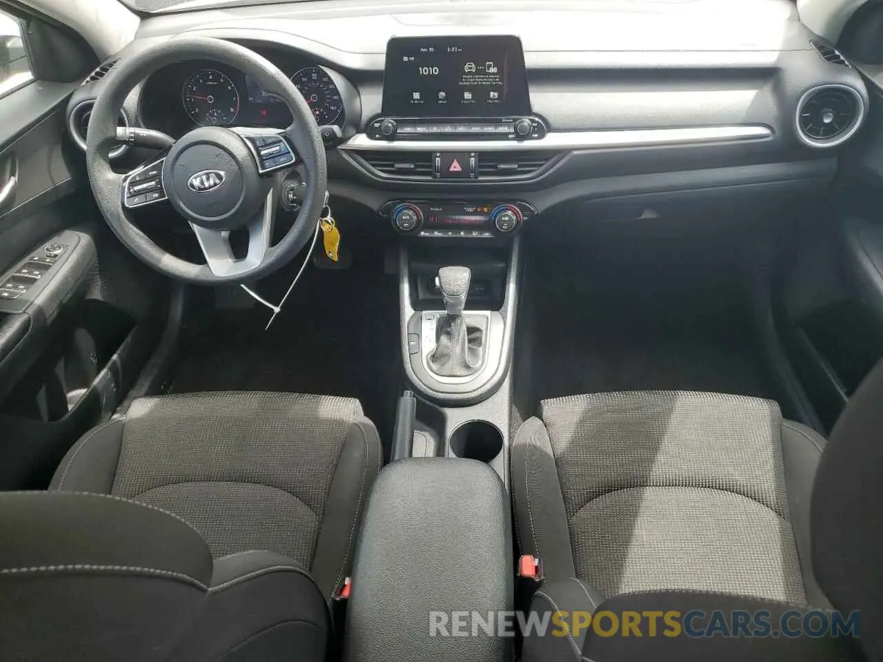 8 Photograph of a damaged car 3KPF24AD4KE031923 KIA FORTE 2019