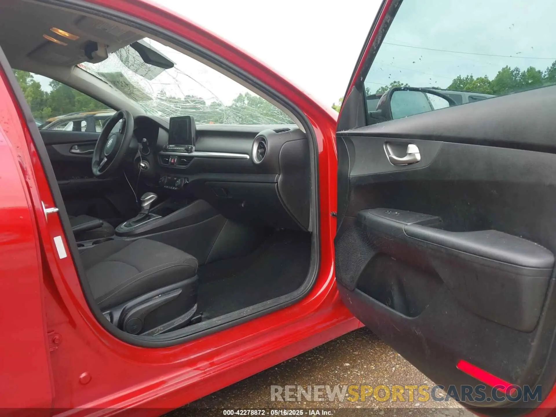 5 Photograph of a damaged car 3KPF24AD4KE063447 KIA FORTE 2019