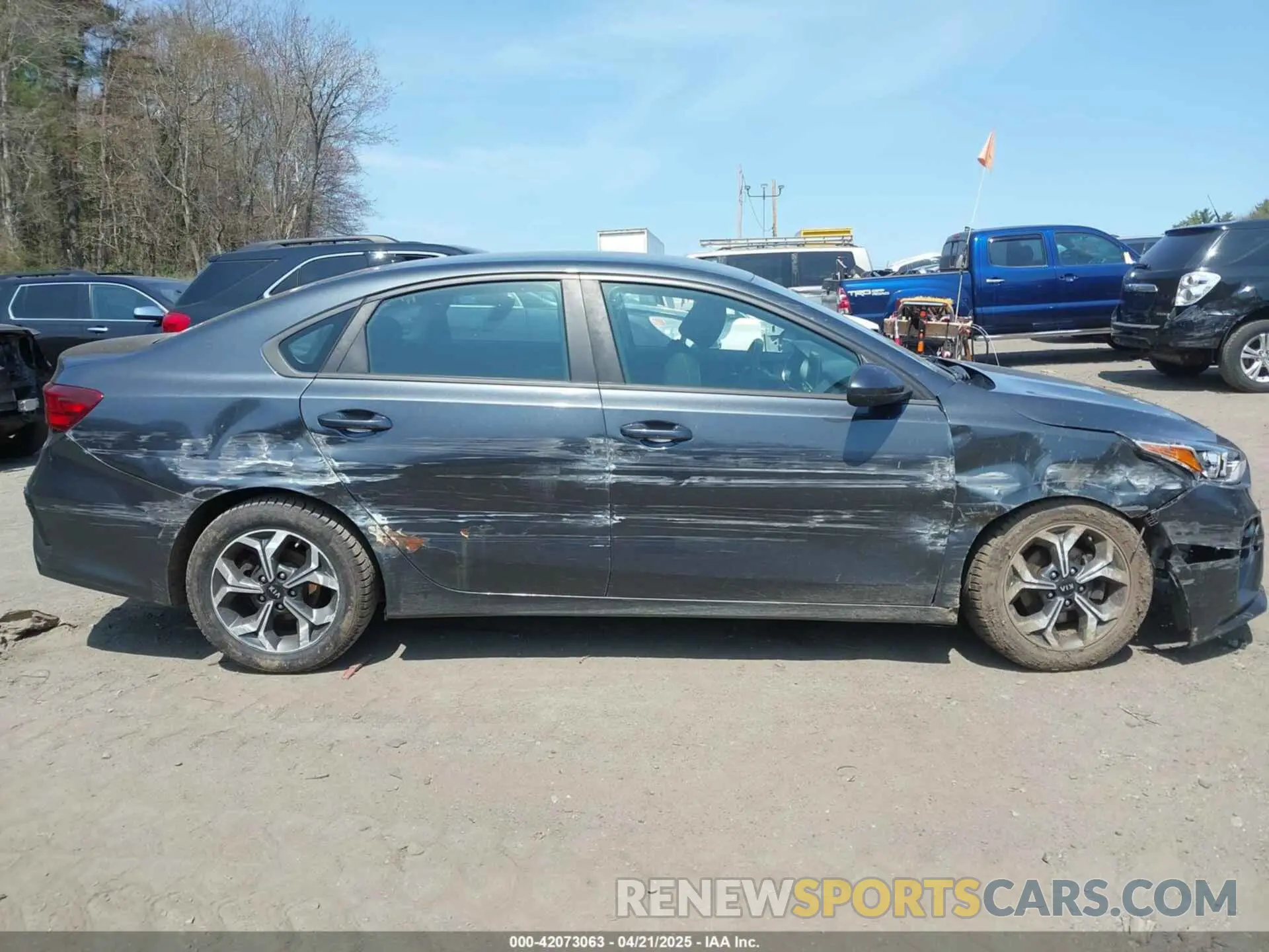 13 Photograph of a damaged car 3KPF24AD4KE081480 KIA FORTE 2019