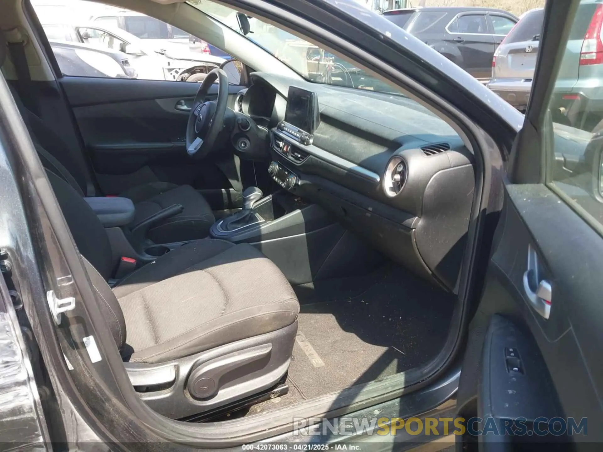 5 Photograph of a damaged car 3KPF24AD4KE081480 KIA FORTE 2019