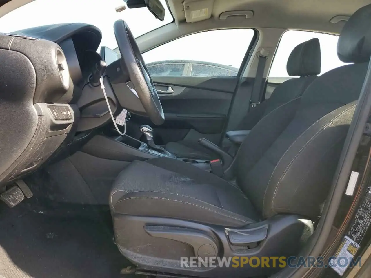 7 Photograph of a damaged car 3KPF24AD4KE094469 KIA FORTE 2019