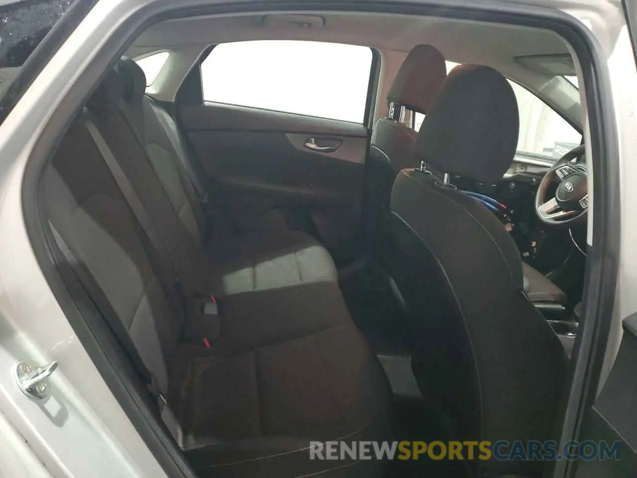 10 Photograph of a damaged car 3KPF24AD4KE102280 KIA FORTE 2019