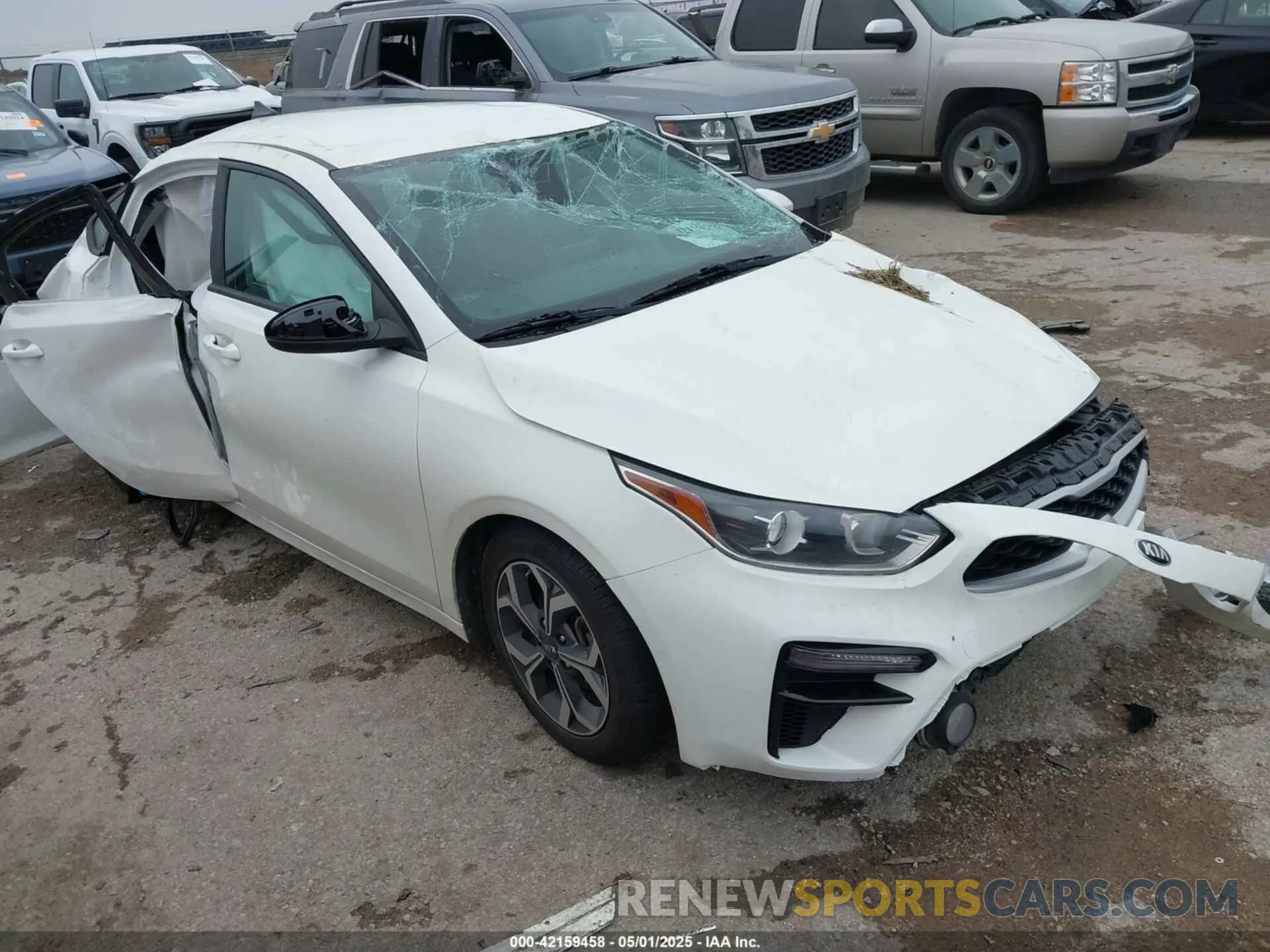 1 Photograph of a damaged car 3KPF24AD4KE108466 KIA FORTE 2019