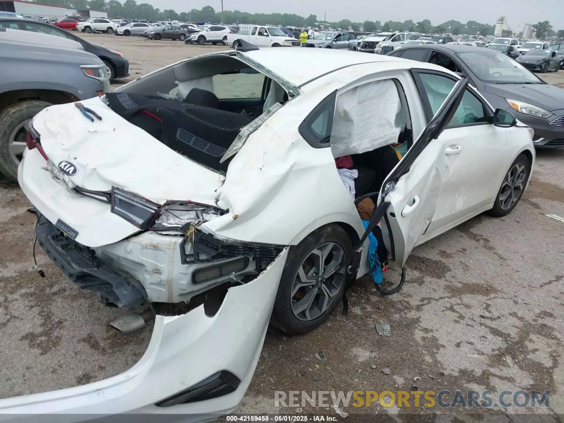 4 Photograph of a damaged car 3KPF24AD4KE108466 KIA FORTE 2019