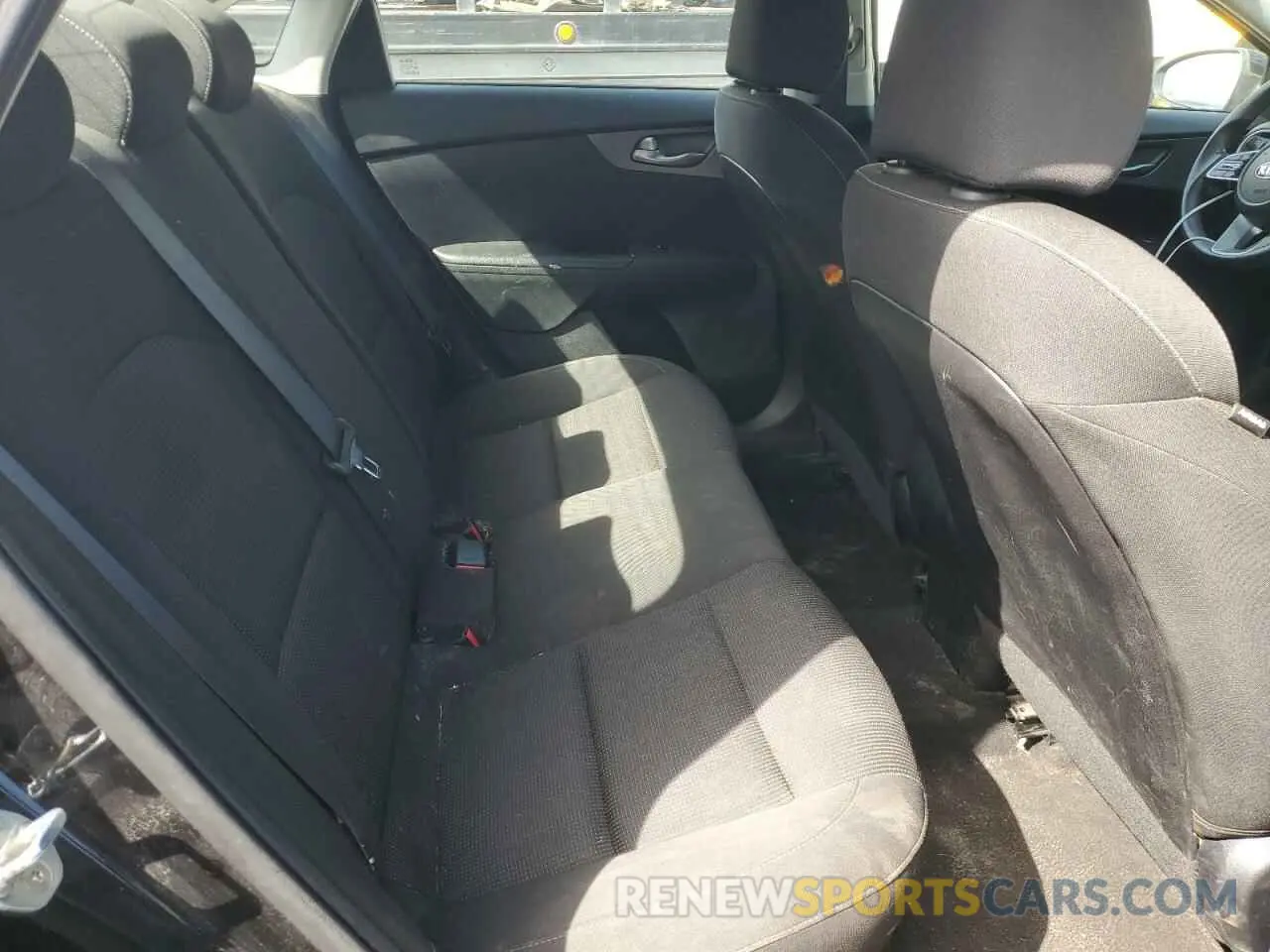 10 Photograph of a damaged car 3KPF24AD4KE108533 KIA FORTE 2019