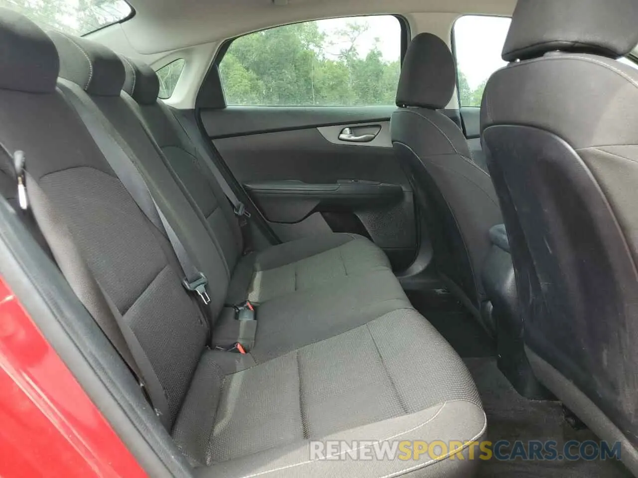 10 Фотография поврежденного автомобиля 3KPF24AD4KE112694 KIA FORTE 2019